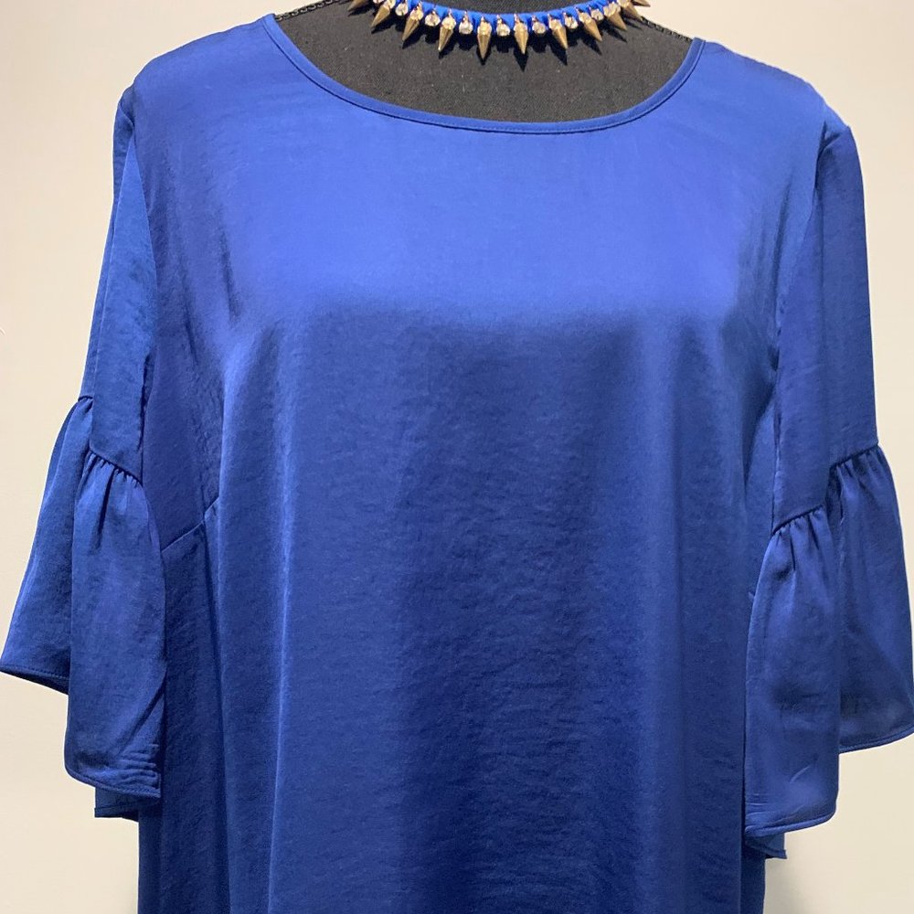Cabi Ladies royal blue bell sleeve blouse